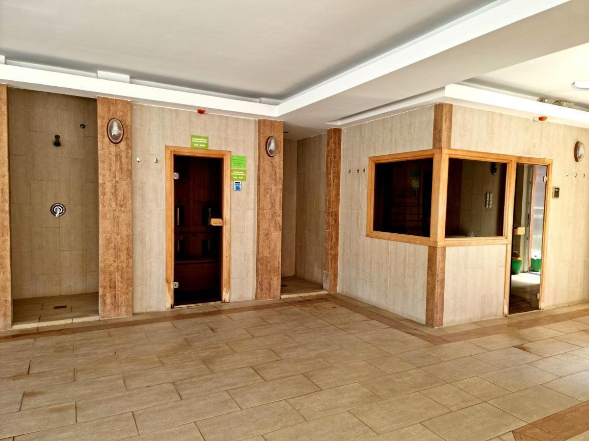 Relax Wellness Manzard Hajduszoboszlo Apartment Exterior foto